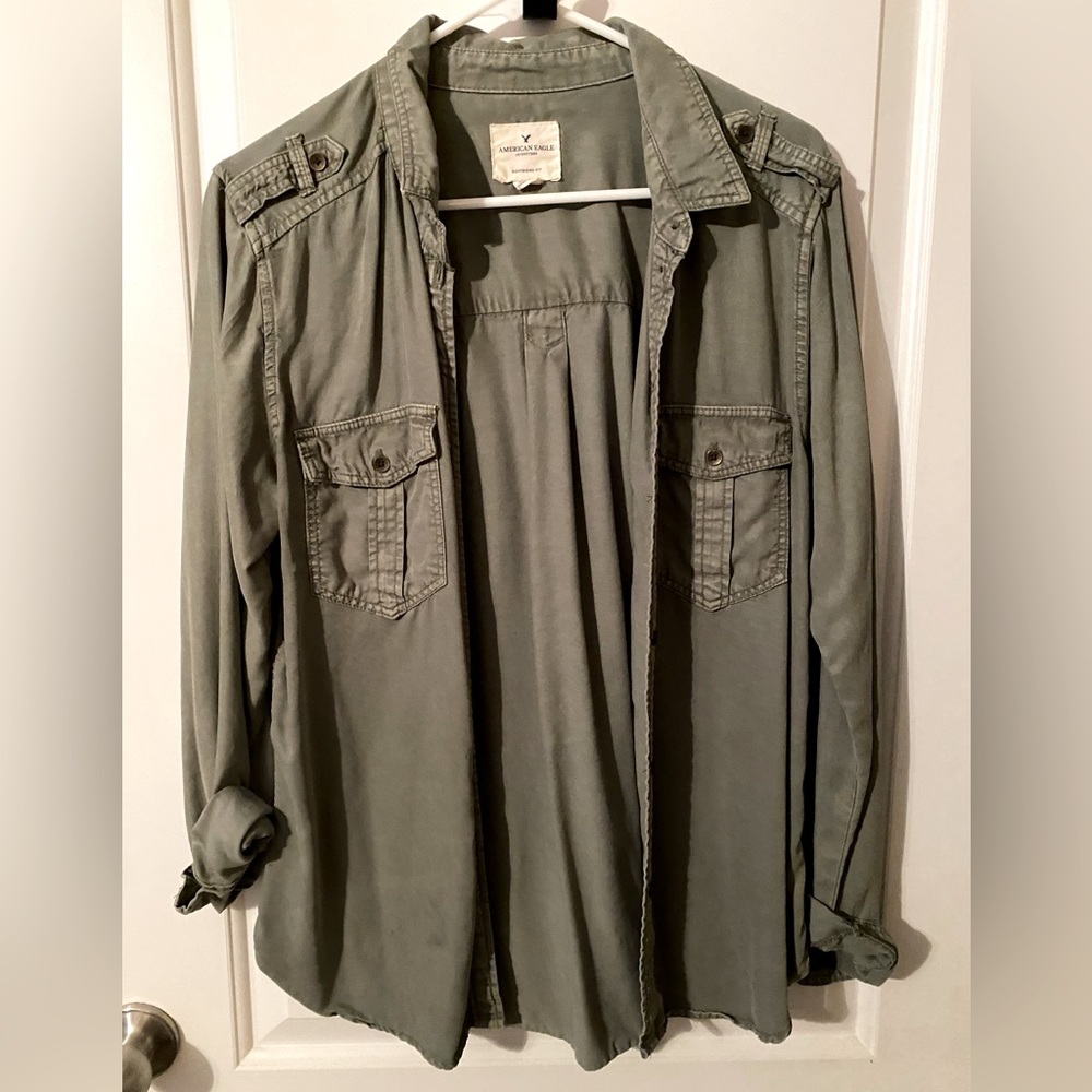 Olive green American Eagle button up, boyfriend fit